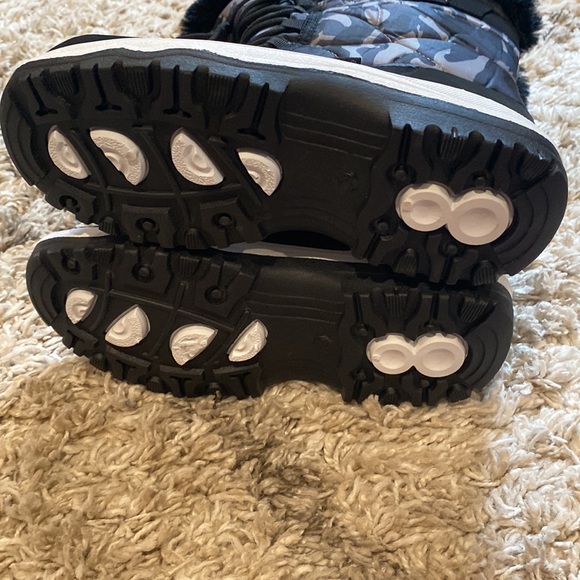 NWT WOMENS WINTER BOOTS - Picture 6 of 7